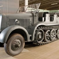 Daimler-Benz Half-Track